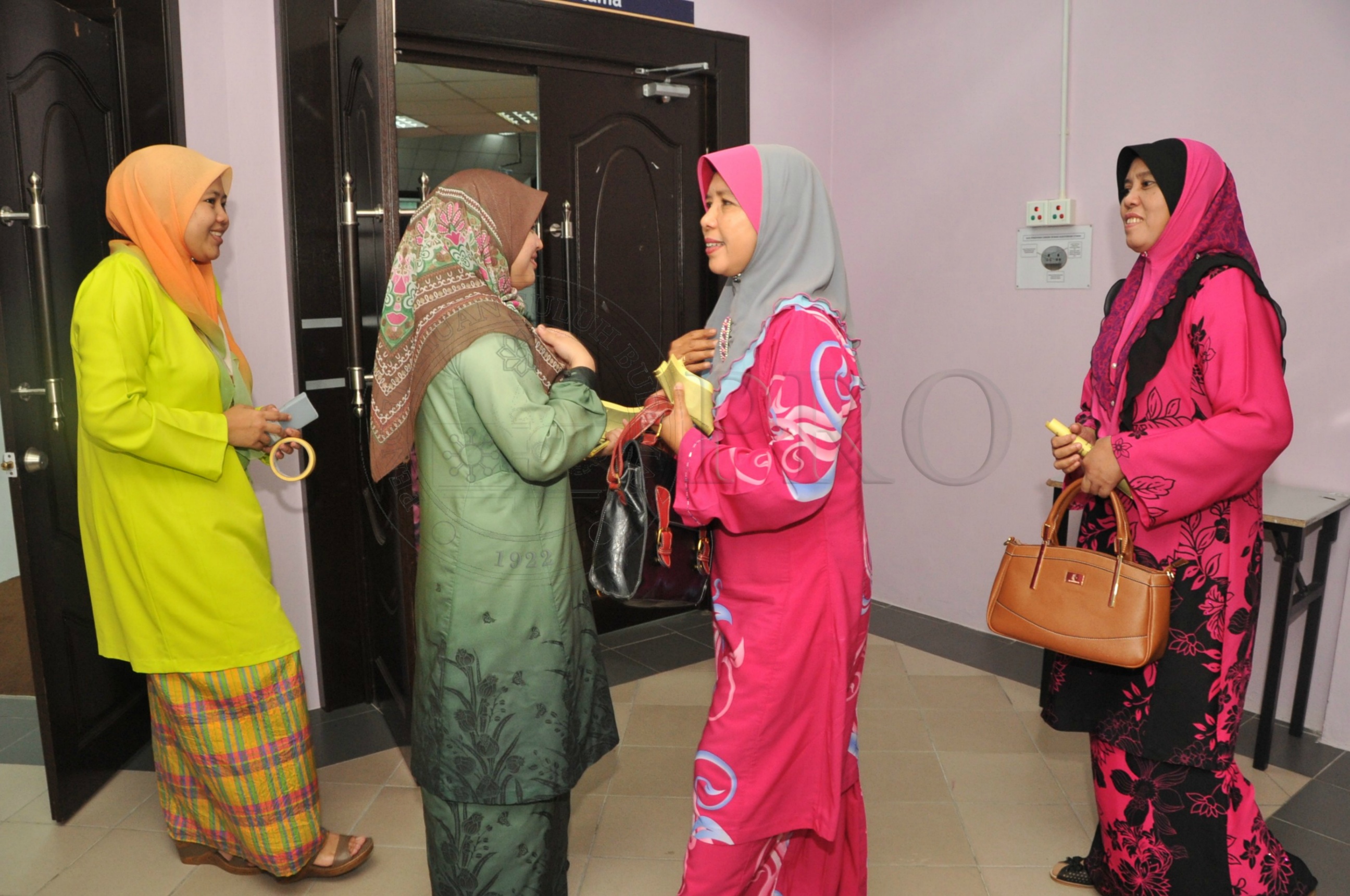 PRO 15 2 MAULIDUR PRO 4068